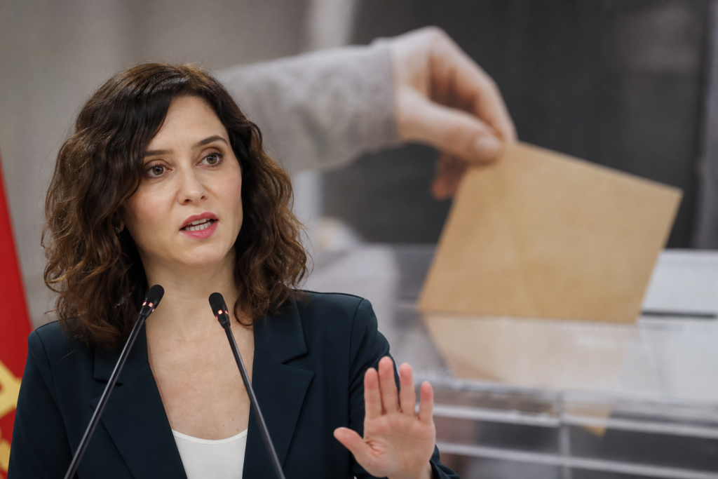 Ayuso pide no votar por correo en las elecciones del 29 de noviembre y vincula el proceso a posibles “adulteraciones”